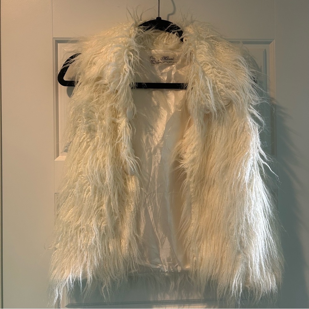 Mizumi Cream Faux Fur Vest